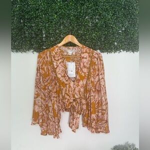 NWT Band of the Free LIBBY GOLD FLORAL BELL SLEEVE CROP TOP